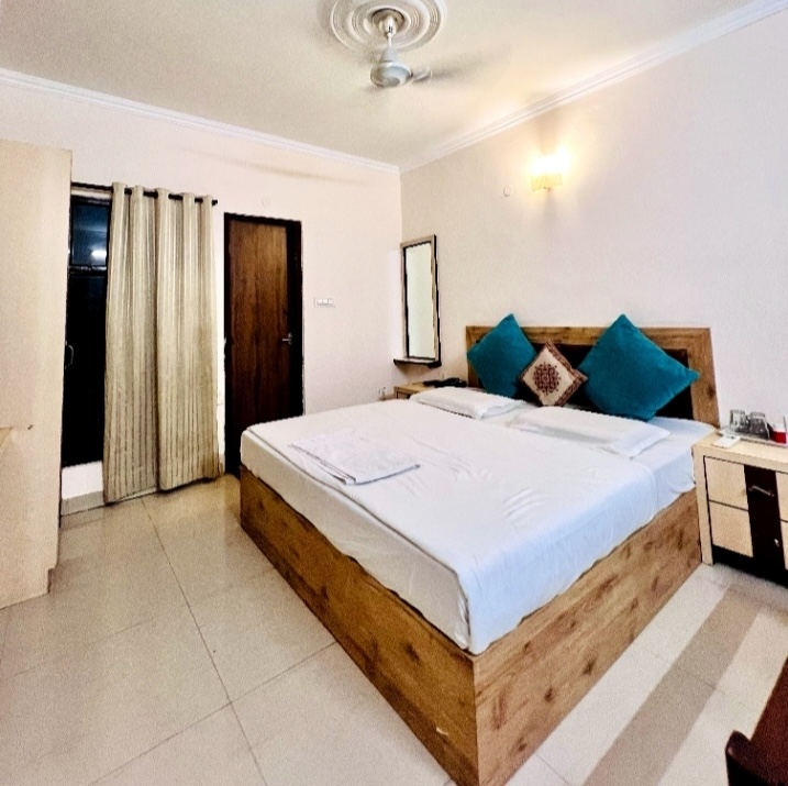 Super Deluxe Room
